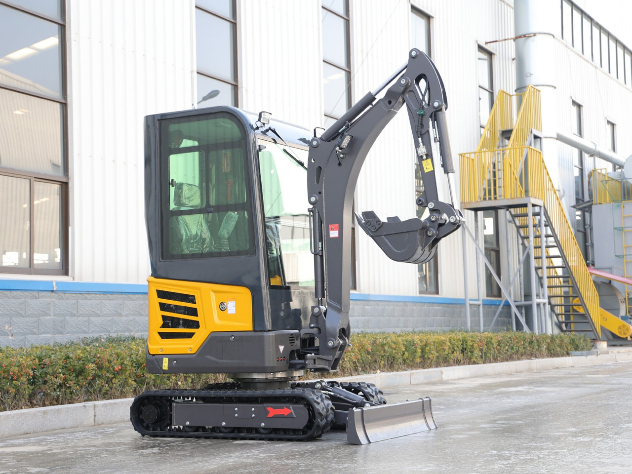 KUBOTA Diesel Mini excavator 2 Ton - Müller Machinery MB 20 - KSH - Minikotró: 5 kép. KUBOTA Diesel Mini excavator 2 Ton - Müller Machinery MB 20 - KSH - Minikotró: 5 kép.