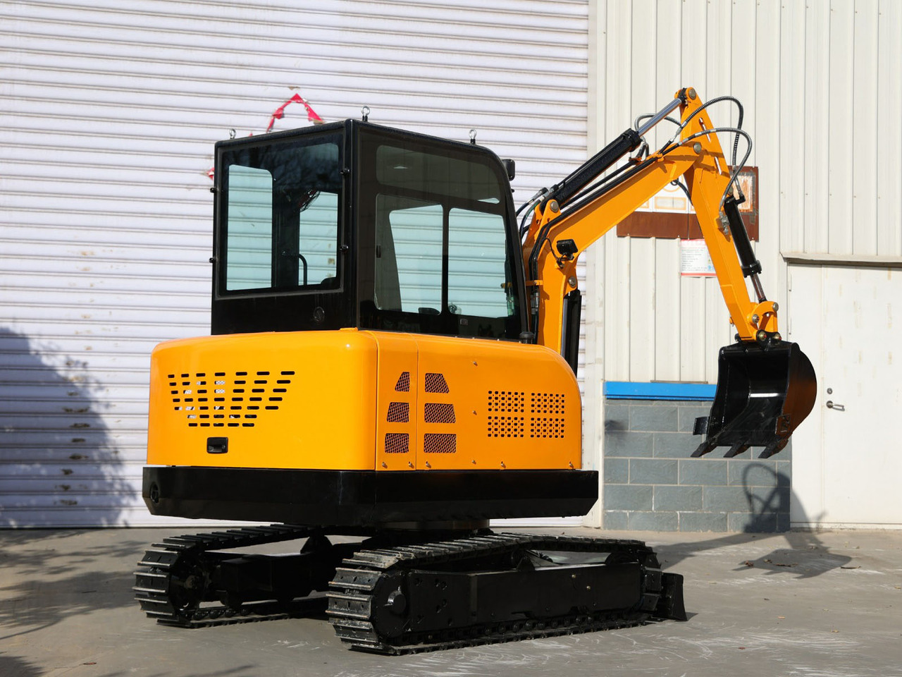 KUBOTA Diesel Mini excavator 3.5 Ton - Müller Machinery MB 35 - VKSH - Minikotró: 4 kép. KUBOTA Diesel Mini excavator 3.5 Ton - Müller Machinery MB 35 - VKSH - Minikotró: 4 kép.