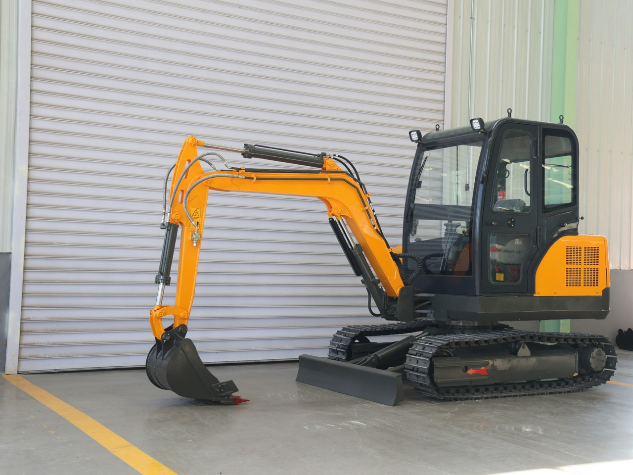 KUBOTA Diesel Mini excavator 4 ton - Müller Machinery MB 40 - KSH - Minikotró: 5 kép. KUBOTA Diesel Mini excavator 4 ton - Müller Machinery MB 40 - KSH - Minikotró: 5 kép.