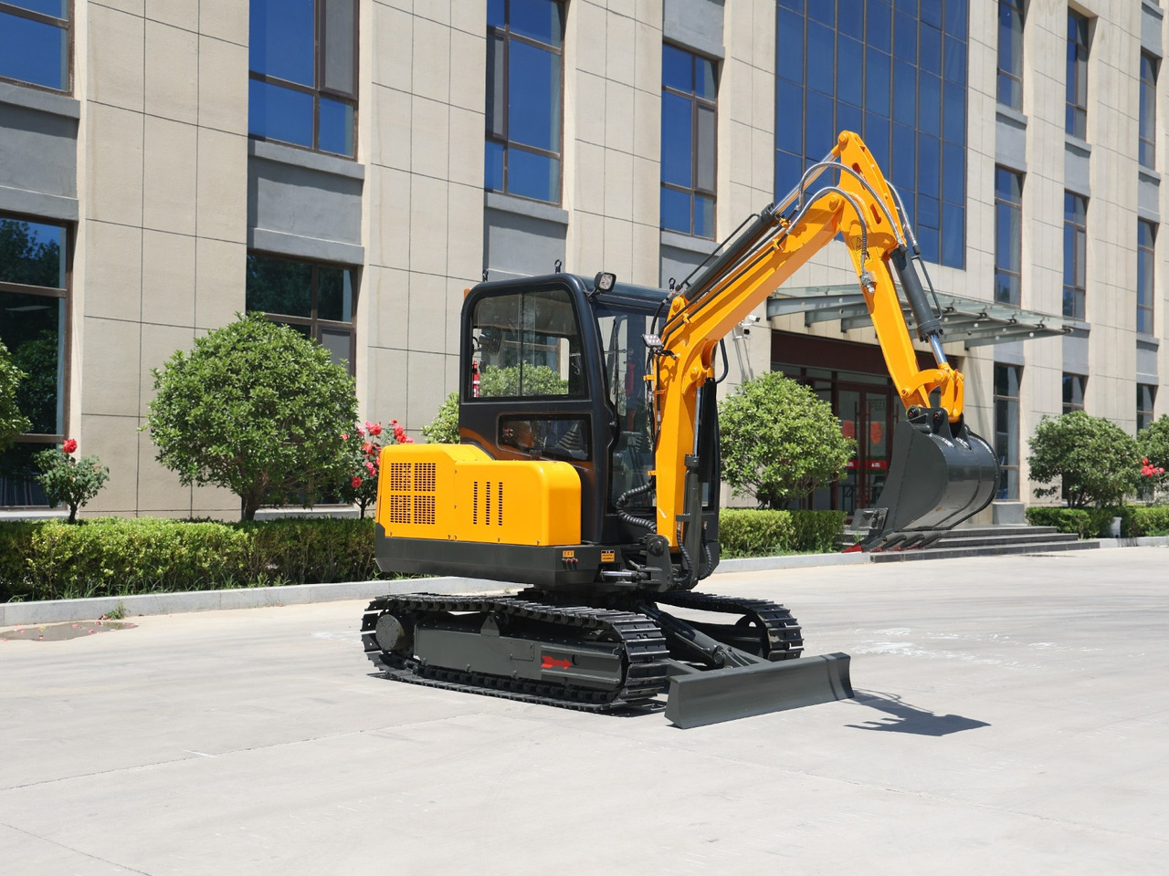 KUBOTA Diesel Mini excavator 4 ton - Müller Machinery MB 40 - KSH - Minikotró: 3 kép. KUBOTA Diesel Mini excavator 4 ton - Müller Machinery MB 40 - KSH - Minikotró: 3 kép.