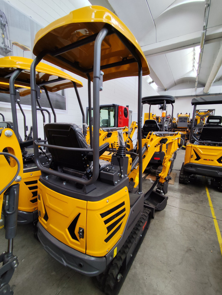 Müller Machinery Diesel Mini excavator 1.2 Tons - Müller Machinery MB 12 - SH - Minikotró: 3 kép. Müller Machinery Diesel Mini excavator 1.2 Tons - Müller Machinery MB 12 - SH - Minikotró: 3 kép.