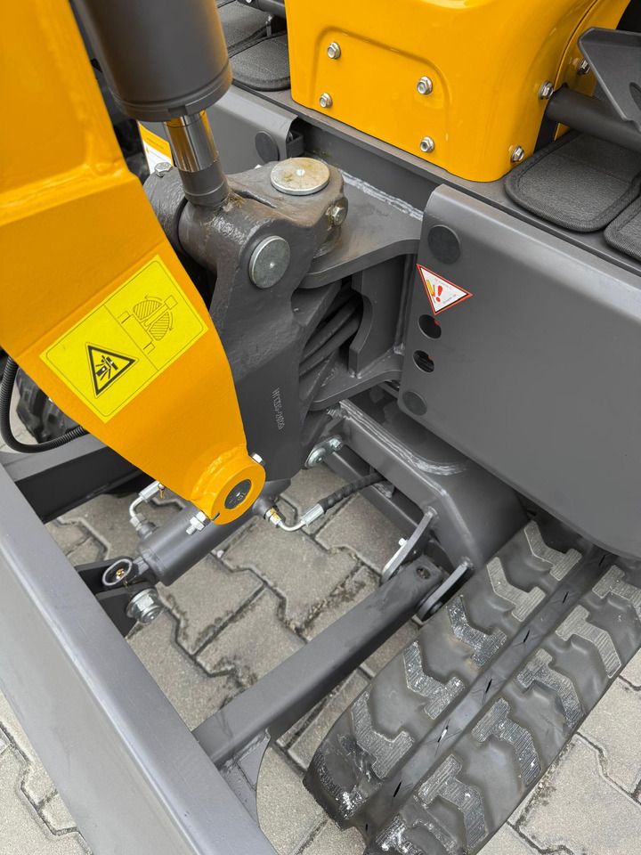 Müller Machinery Diesel Mini excavator 1.2 Tons - Müller Machinery MB 12 - SH - Minikotró: 4 kép. Müller Machinery Diesel Mini excavator 1.2 Tons - Müller Machinery MB 12 - SH - Minikotró: 4 kép.