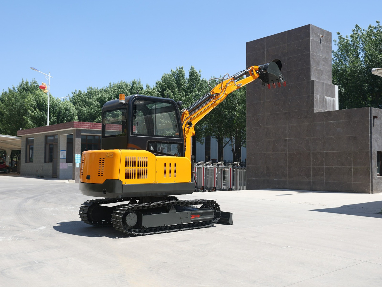 Müller Machinery Diesel Mini excavator 4 ton - Müller Machinery MB 40 - VKSH Xinchai 4D32 Series Motor - Minikotró: 4 kép. Müller Machinery Diesel Mini excavator 4 ton - Müller Machinery MB 40 - VKSH Xinchai 4D32 Series Motor - Minikotró: 4 kép.