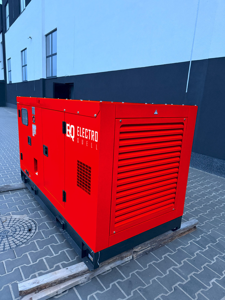 PERKINS 60 kVA / 48 kW - Áramfejlesztő: 2 kép. PERKINS 60 kVA / 48 kW - Áramfejlesztő: 2 kép.