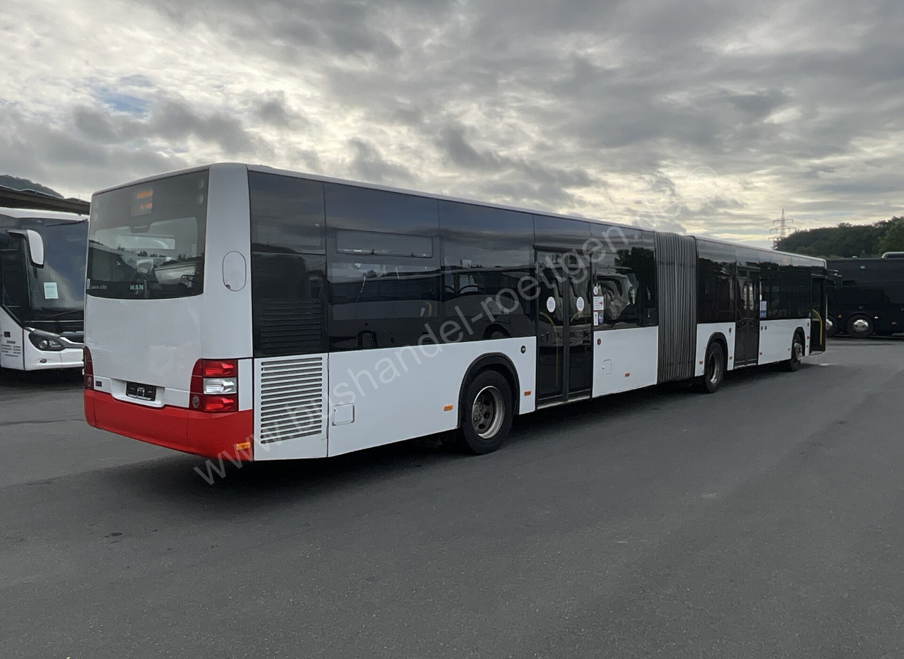 MAN A 23 Lion´s City - Csuklós busz: 3 kép. MAN A 23 Lion´s City - Csuklós busz: 3 kép.