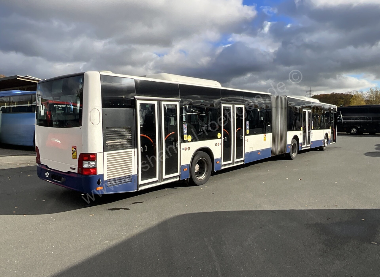 MAN A 23 Lion's City - Csuklós busz: 3 kép. MAN A 23 Lion's City - Csuklós busz: 3 kép.