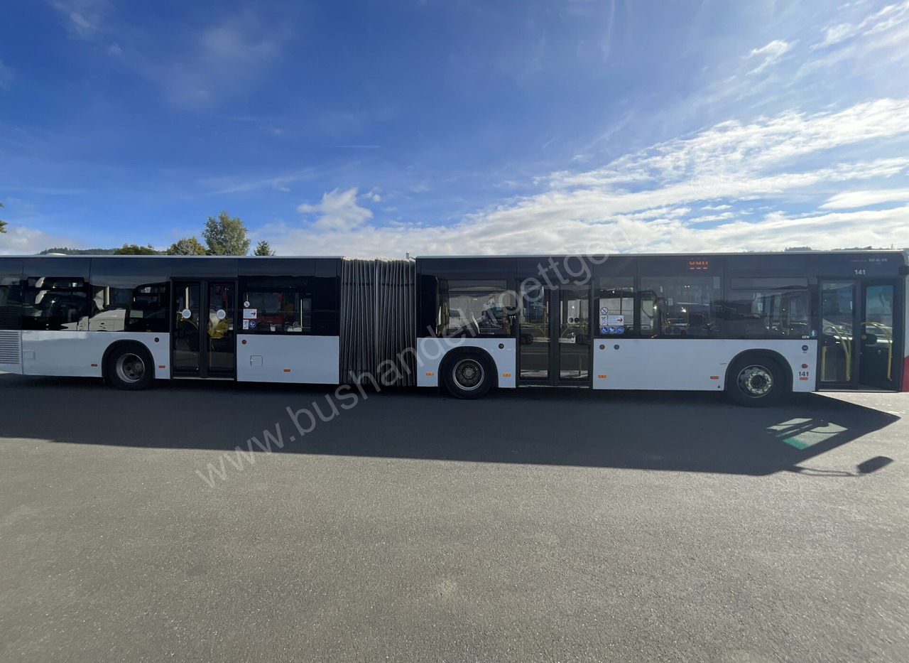 MAN A 23 Lion´s City - Csuklós busz: 5 kép. MAN A 23 Lion´s City - Csuklós busz: 5 kép.
