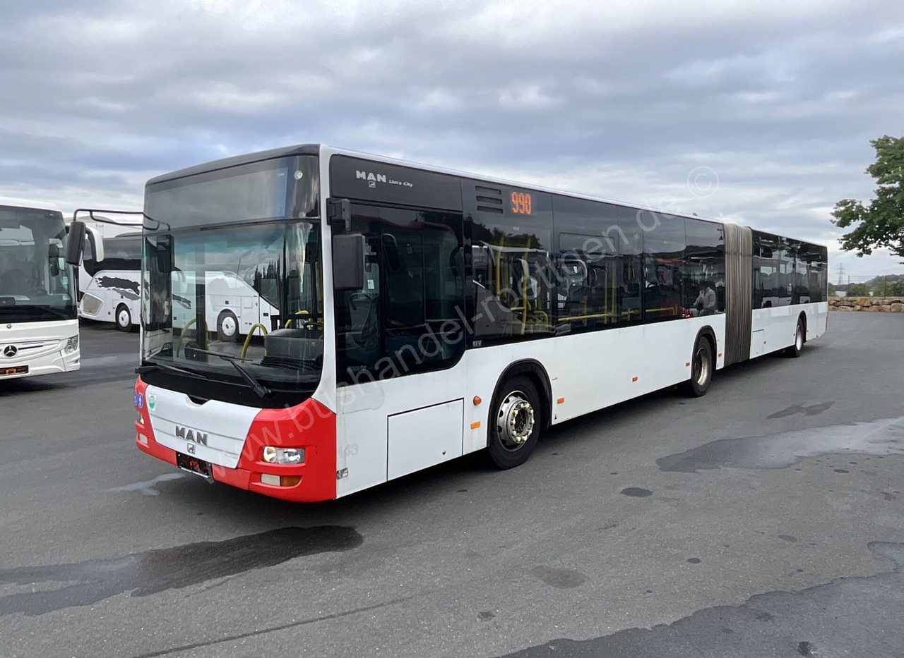 MAN A 23 Lion´s City - Csuklós busz: 2 kép. MAN A 23 Lion´s City - Csuklós busz: 2 kép.