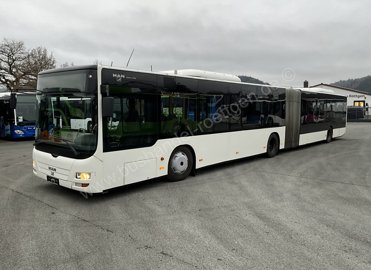 MAN A 23 Lion´s City - Csuklós busz: 2 kép. MAN A 23 Lion´s City - Csuklós busz: 2 kép.