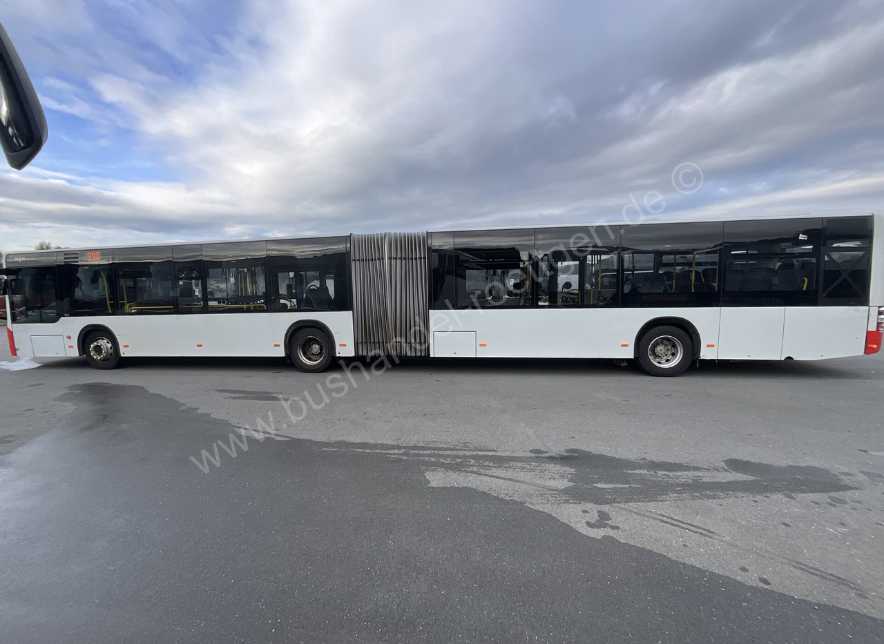 MAN A 23 Lion´s City - Csuklós busz: 5 kép. MAN A 23 Lion´s City - Csuklós busz: 5 kép.