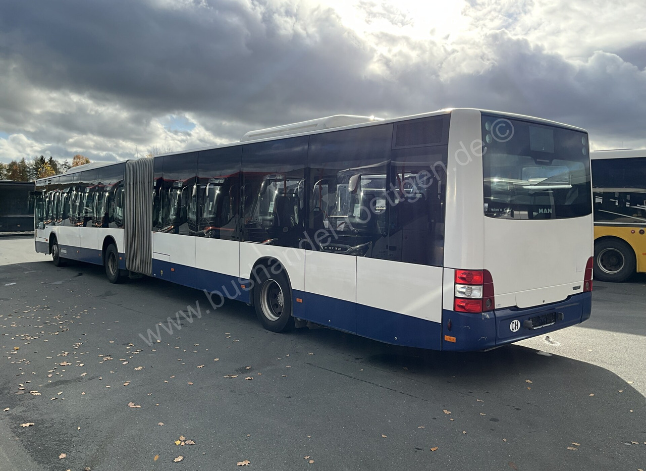 MAN A 23 Lion's City - Csuklós busz: 4 kép. MAN A 23 Lion's City - Csuklós busz: 4 kép.