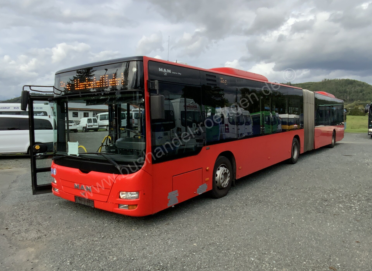 MAN A 23 Lions City - Csuklós busz: 2 kép. MAN A 23 Lions City - Csuklós busz: 2 kép.