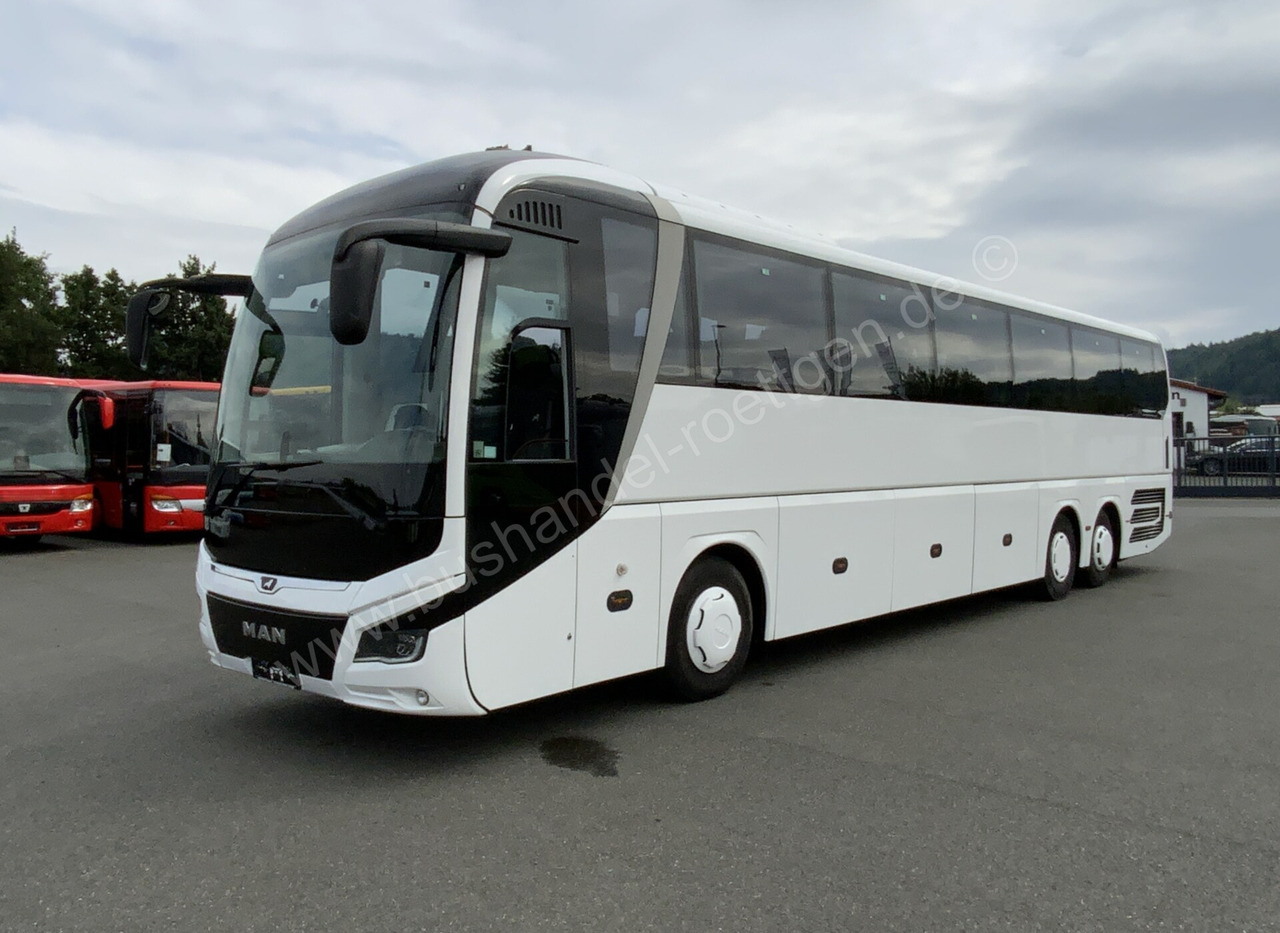 MAN R 08 Lions Coach L - Távolsági busz: 2 kép. MAN R 08 Lions Coach L - Távolsági busz: 2 kép.
