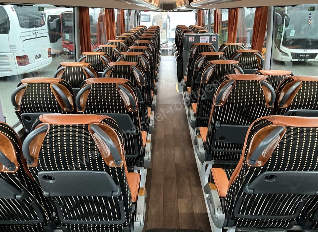 Távolsági busz MAN R09 Lion´s Coach: 16 kép.