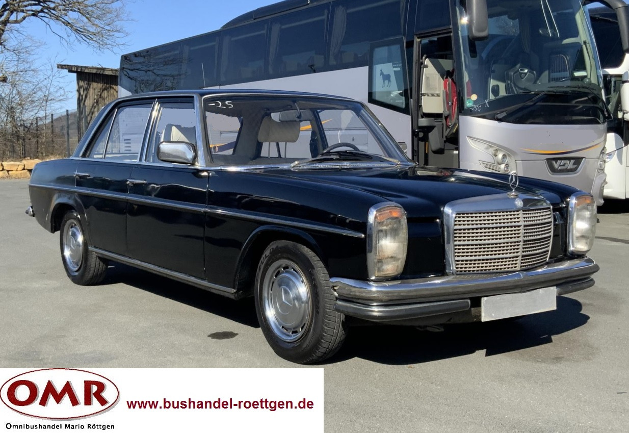 Mercedes-Benz 200 D/8 - Autó: 1 kép. Mercedes-Benz 200 D/8 - Autó: 1 kép.