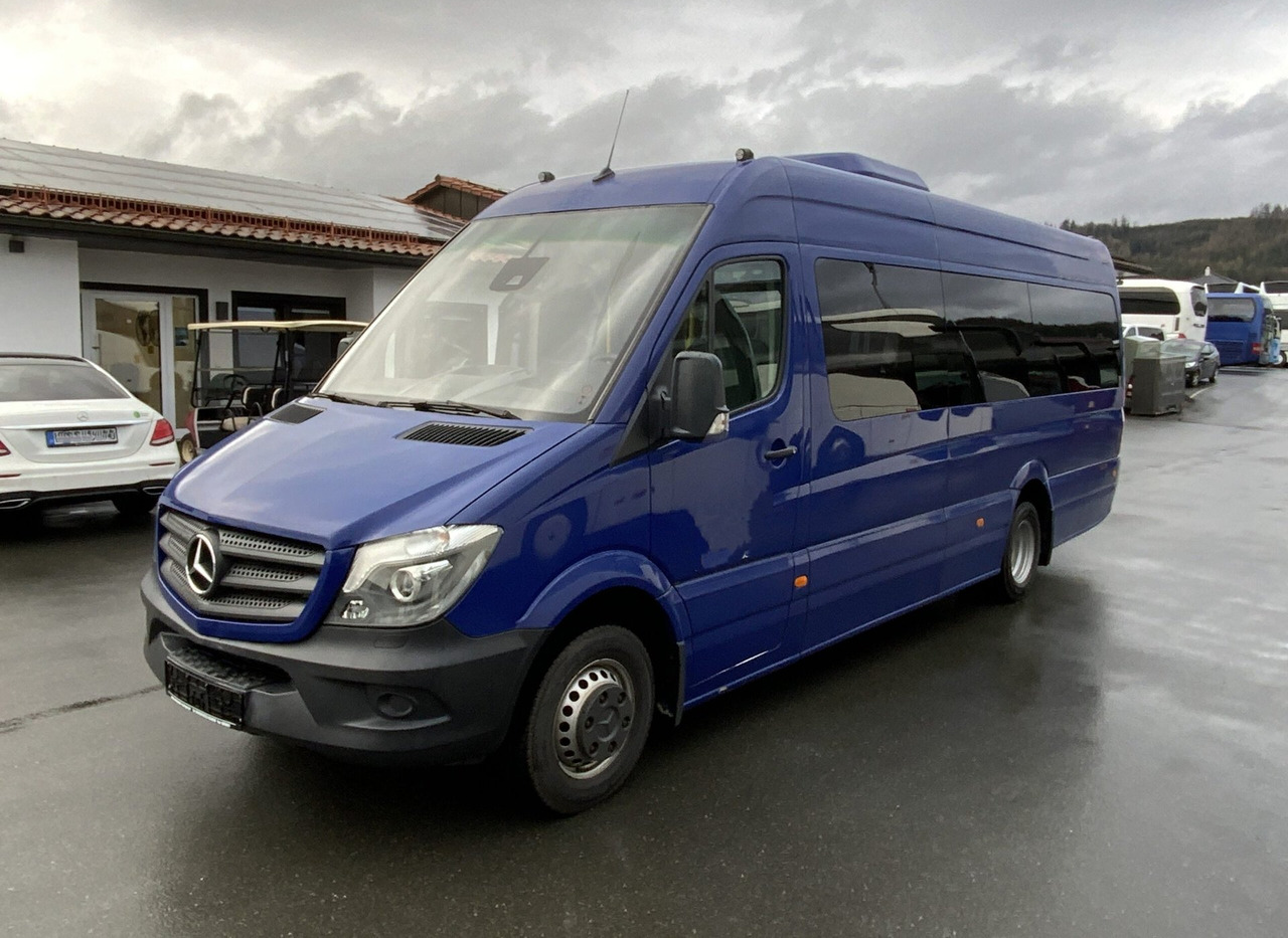 Mercedes-Benz 519 CDI Sprinter - Minibusz, Kisbusz: 2 kép. Mercedes-Benz 519 CDI Sprinter - Minibusz, Kisbusz: 2 kép.