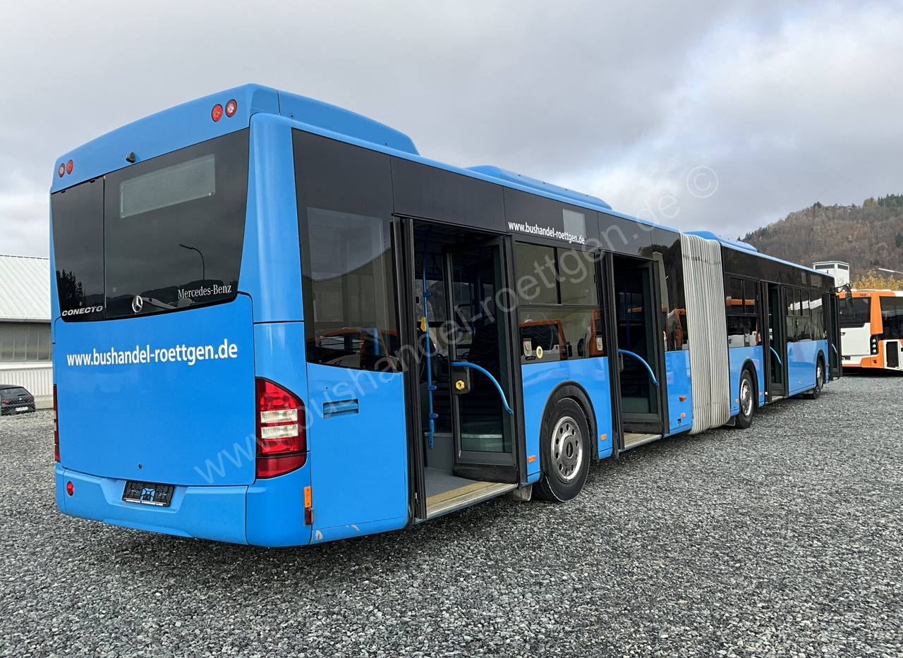 Mercedes-Benz Conecto G - Csuklós busz: 3 kép. Mercedes-Benz Conecto G - Csuklós busz: 3 kép.