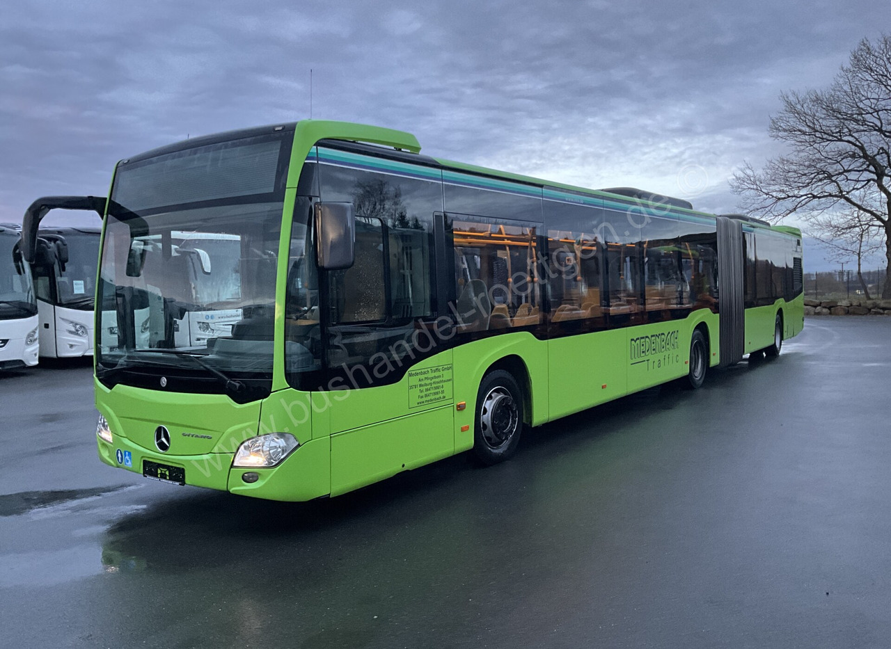 Mercedes-Benz O 530 Citaro - Csuklós busz: 2 kép. Mercedes-Benz O 530 Citaro - Csuklós busz: 2 kép.