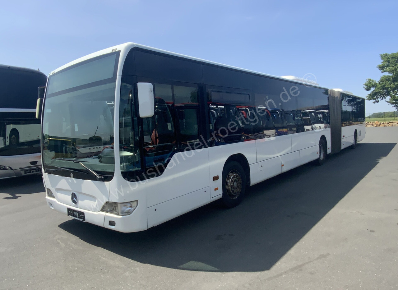 Mercedes-Benz O 530 G Citaro - Csuklós busz: 2 kép. Mercedes-Benz O 530 G Citaro - Csuklós busz: 2 kép.