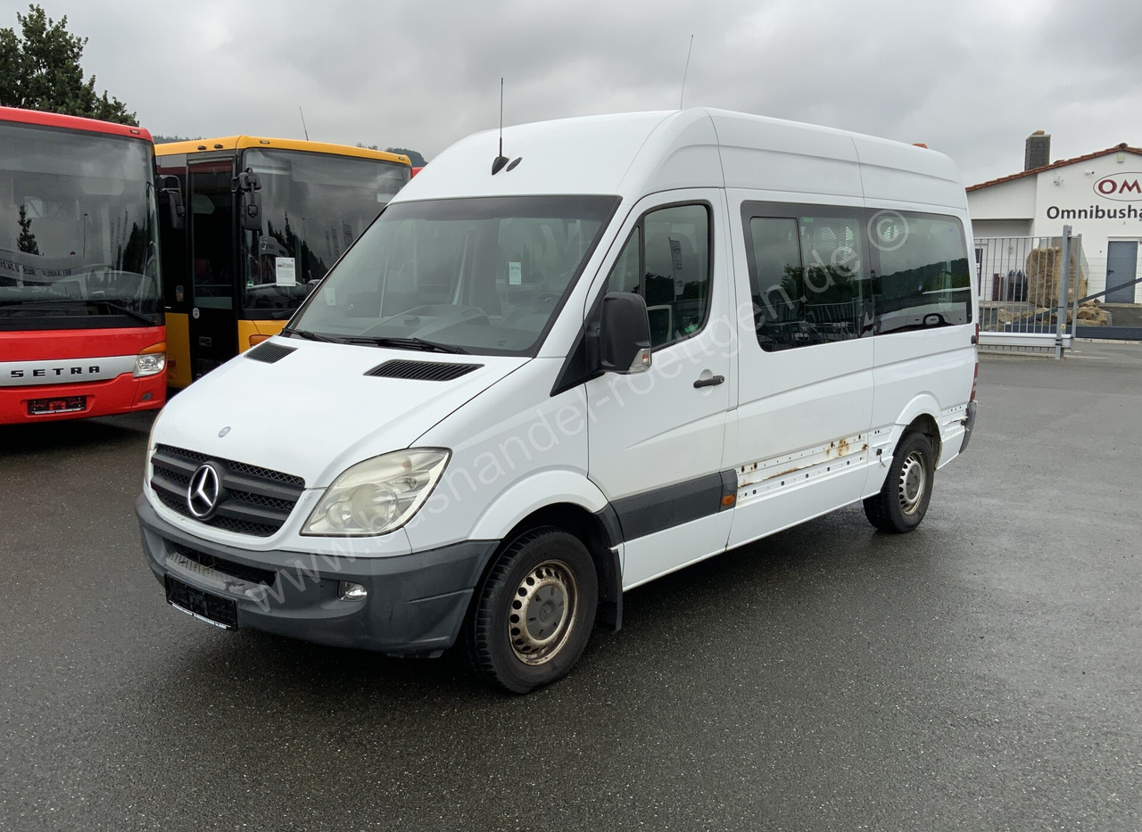 Mercedes-Benz Sprinter 315 CDI - Minibusz, Kisbusz: 2 kép. Mercedes-Benz Sprinter 315 CDI - Minibusz, Kisbusz: 2 kép.