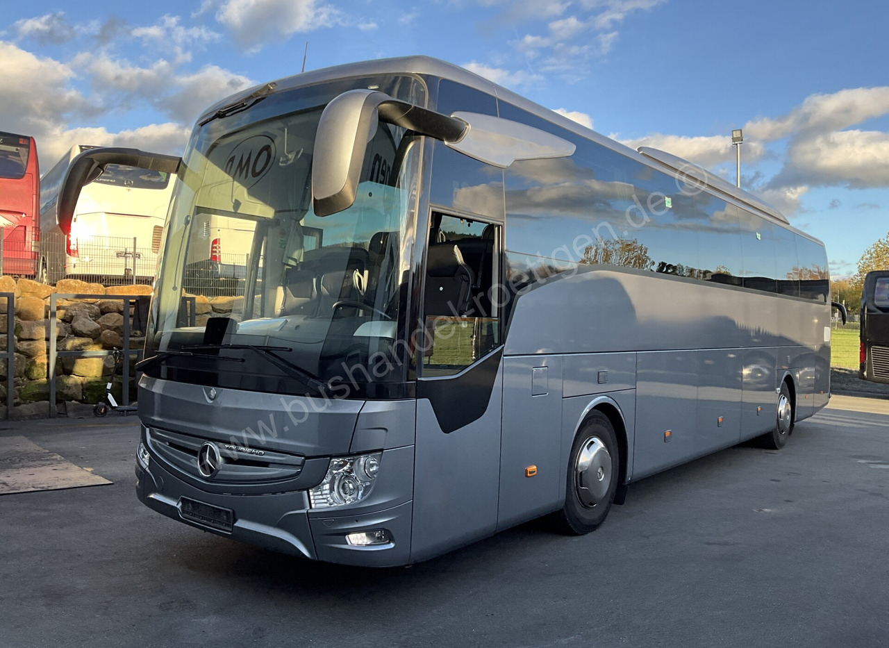 Mercedes-Benz Tourismo 15 RHD - Távolsági busz: 3 kép. Mercedes-Benz Tourismo 15 RHD - Távolsági busz: 3 kép.