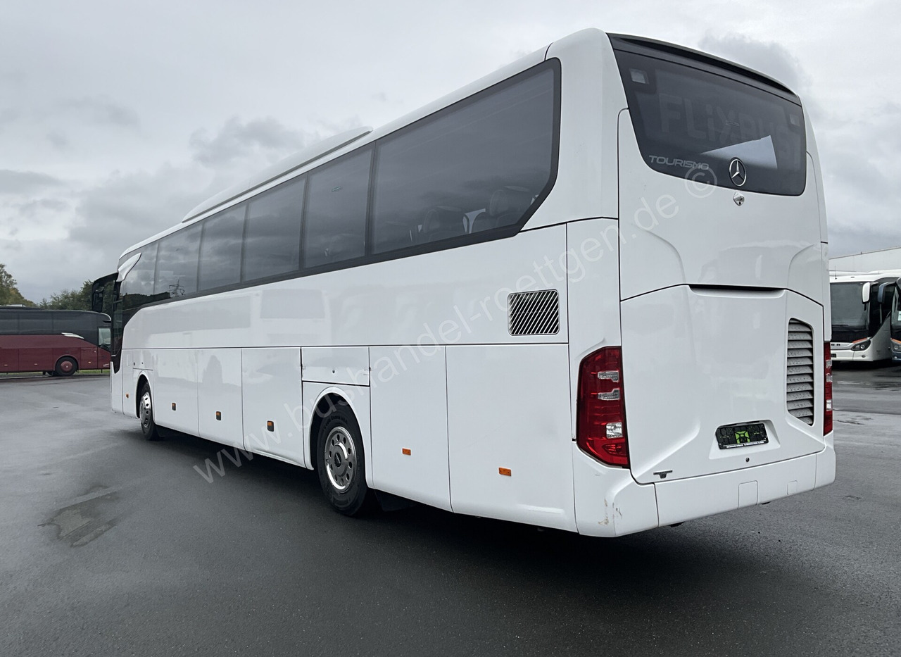 Mercedes-Benz Tourismo - Távolsági busz: 3 kép. Mercedes-Benz Tourismo - Távolsági busz: 3 kép.