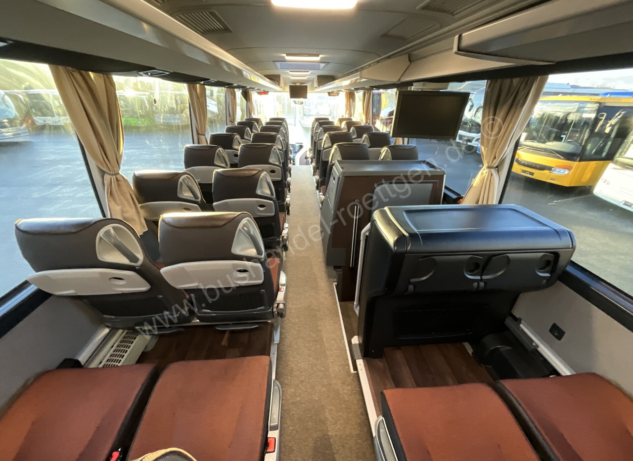 Távolsági busz Mercedes-Benz Tourismo: 19 kép.