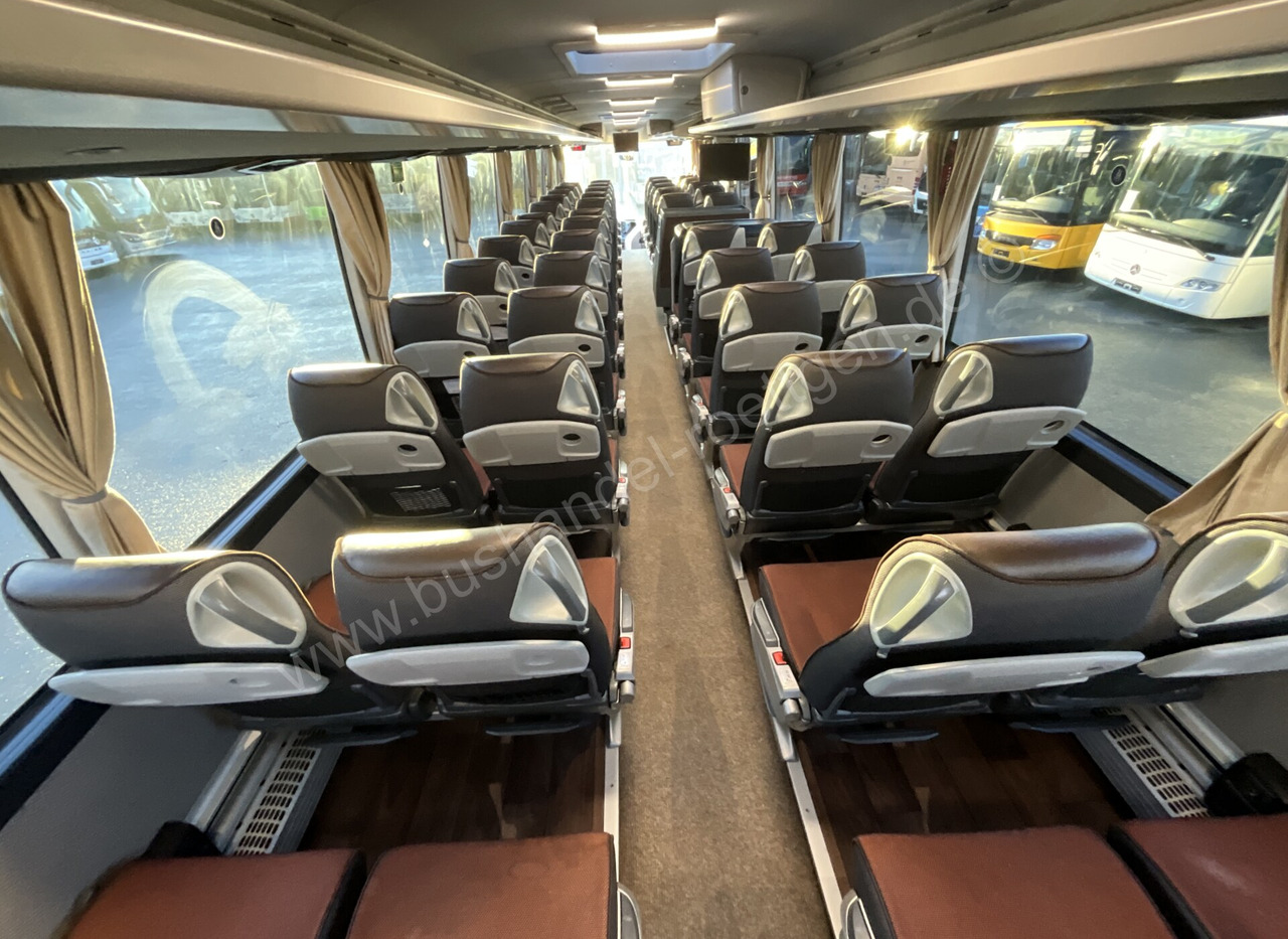 Távolsági busz Mercedes-Benz Tourismo: 18 kép.