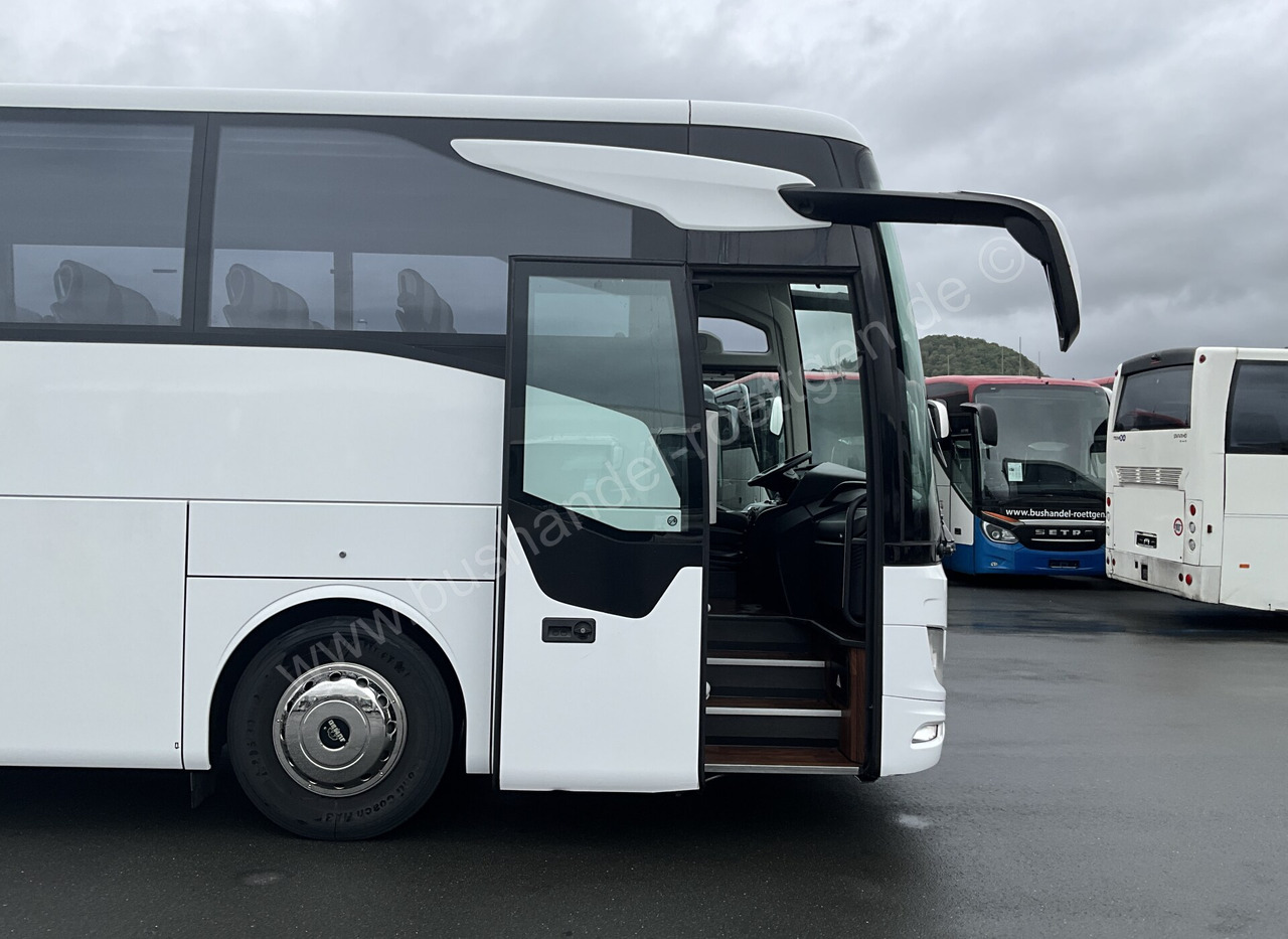 Mercedes-Benz Tourismo - Távolsági busz: 5 kép. Mercedes-Benz Tourismo - Távolsági busz: 5 kép.