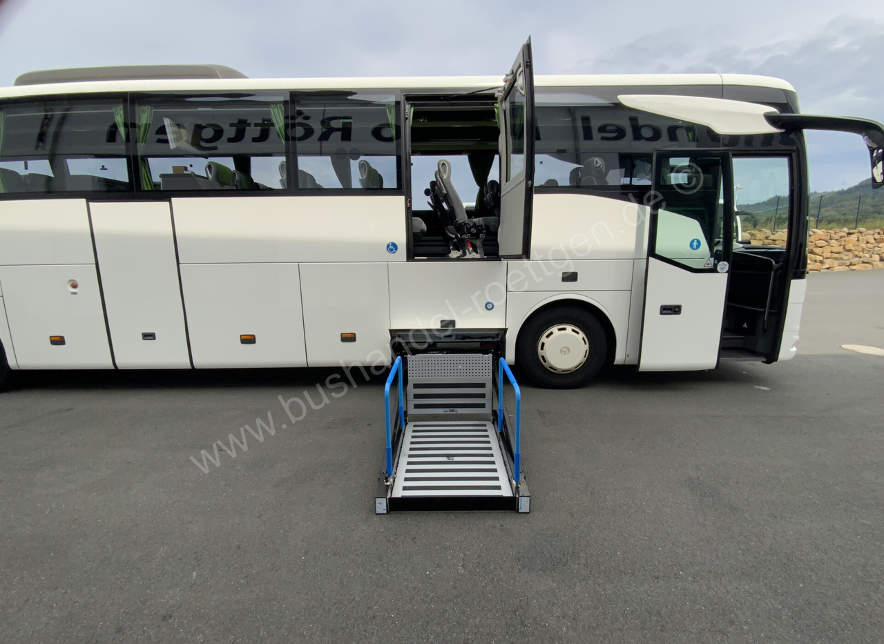 Mercedes-Benz Tourismo - Távolsági busz: 4 kép. Mercedes-Benz Tourismo - Távolsági busz: 4 kép.