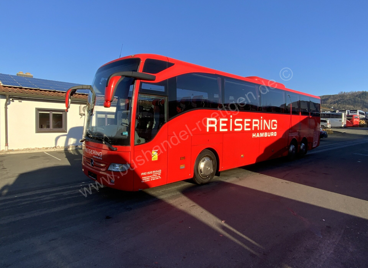 Mercedes-Benz Tourismo RHD-M - Távolsági busz: 2 kép. Mercedes-Benz Tourismo RHD-M - Távolsági busz: 2 kép.