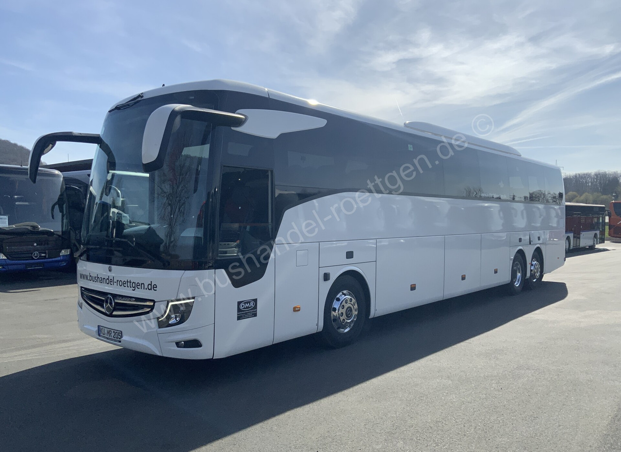 Mercedes-Benz Tourismo RHD - Távolsági busz: 2 kép. Mercedes-Benz Tourismo RHD - Távolsági busz: 2 kép.