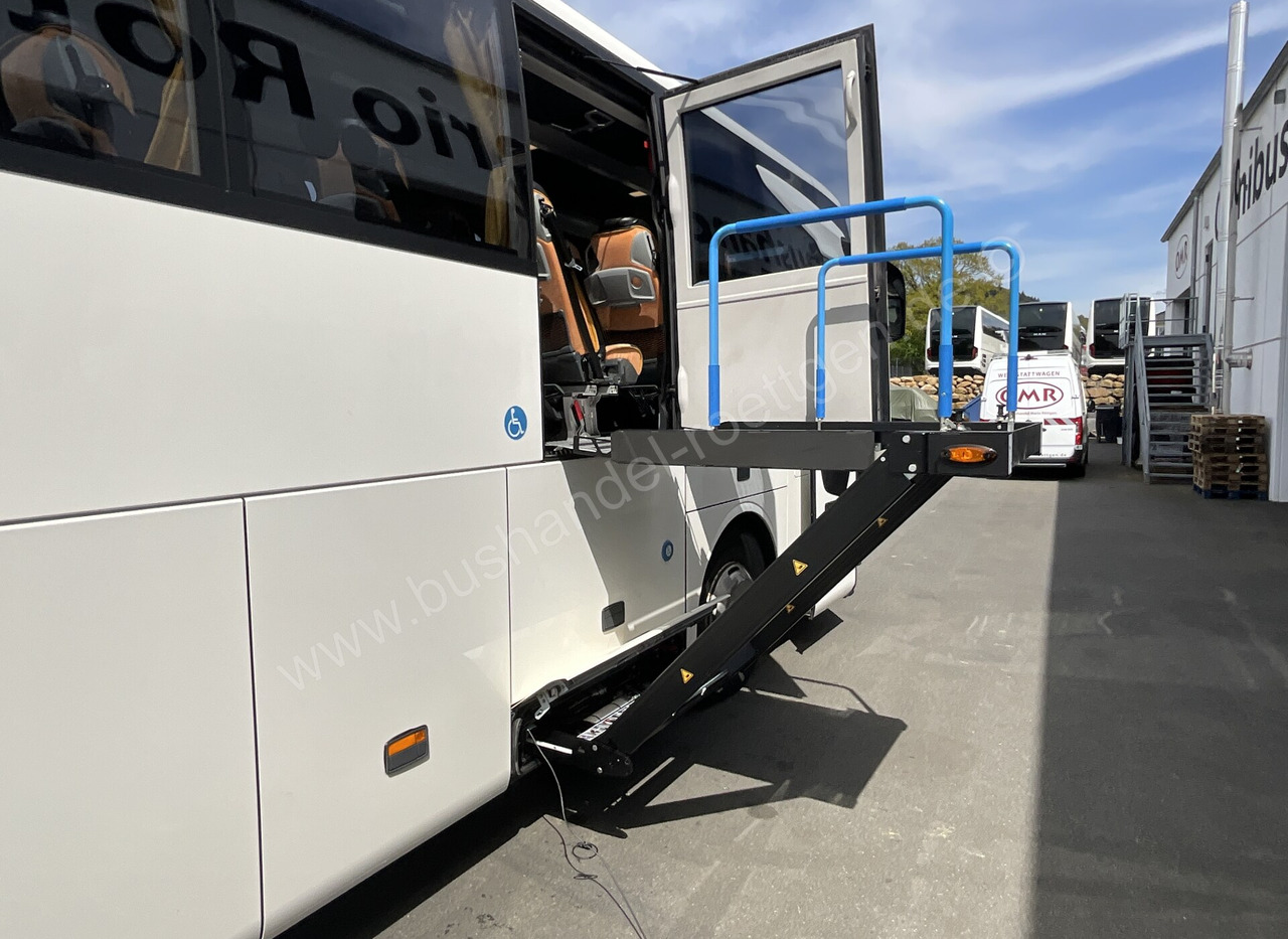 Mercedes-Benz Tourismo RHD - Távolsági busz: 4 kép. Mercedes-Benz Tourismo RHD - Távolsági busz: 4 kép.