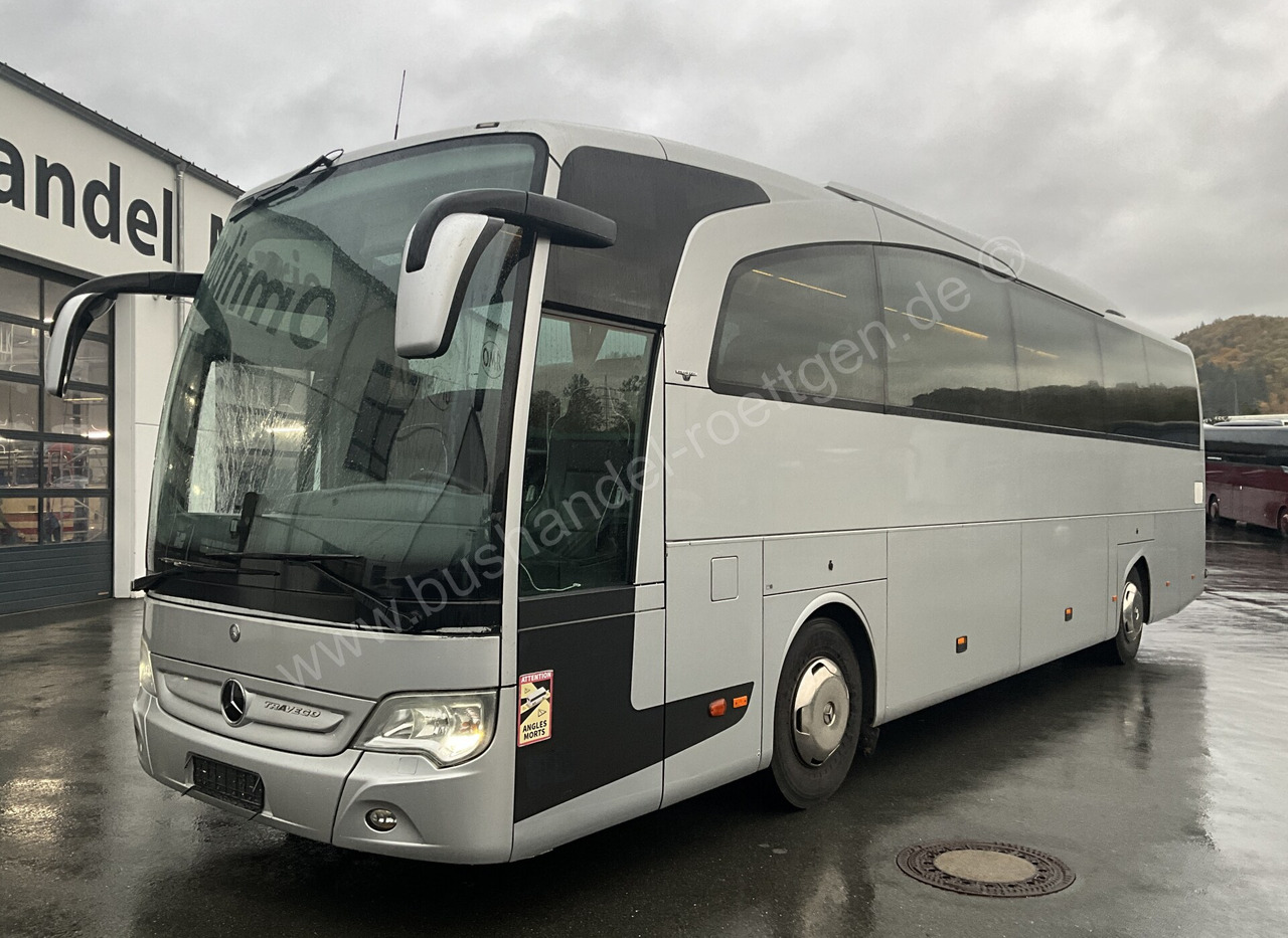 Mercedes-Benz Travego - Távolsági busz: 2 kép. Mercedes-Benz Travego - Távolsági busz: 2 kép.