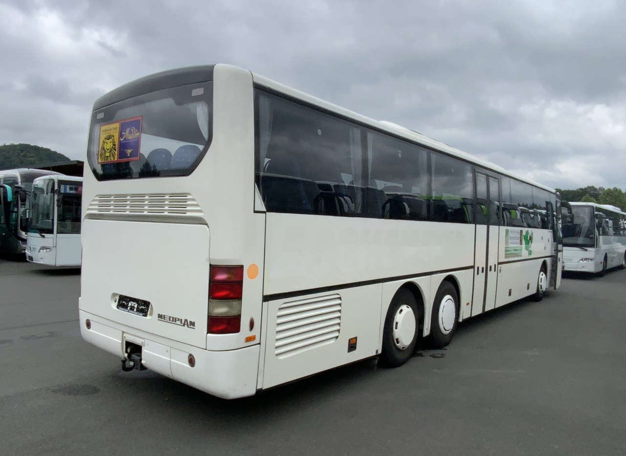 Neoplan N 314 Ü Transliner - Távolsági busz: 4 kép. Neoplan N 314 Ü Transliner - Távolsági busz: 4 kép.
