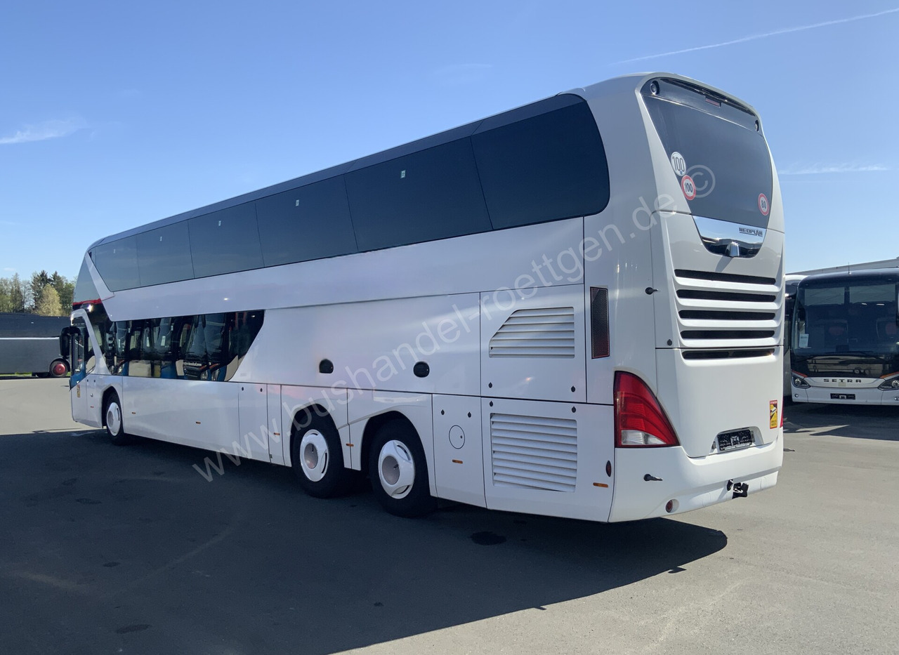 Neoplan Skyliner L - Emeletes busz: 3 kép. Neoplan Skyliner L - Emeletes busz: 3 kép.
