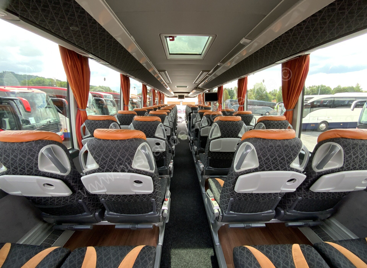 Setra S 515 HD - Távolsági busz: 2 kép. Setra S 515 HD - Távolsági busz: 2 kép.