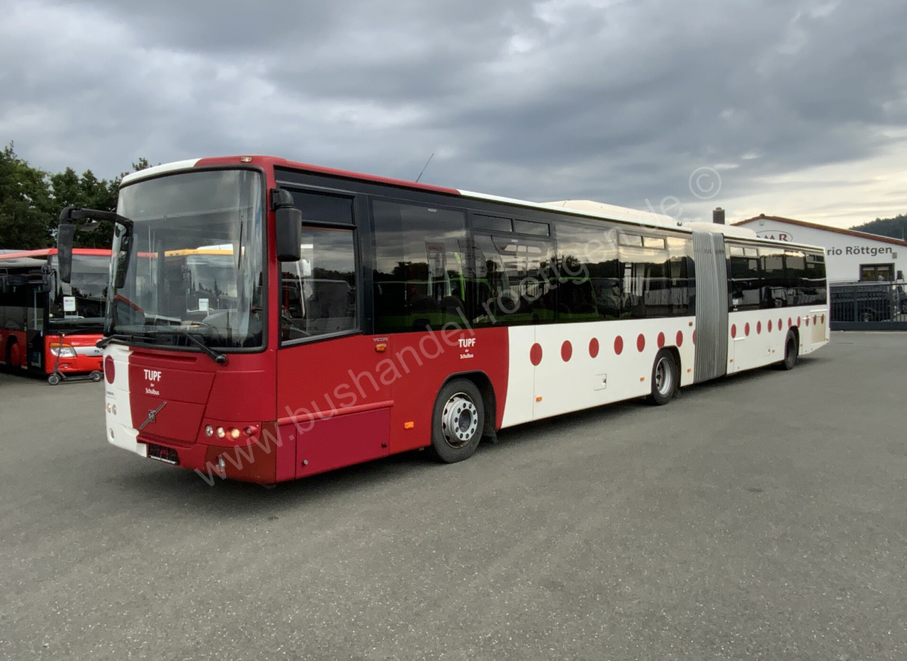 Volvo 8700 LEA - Csuklós busz: 2 kép. Volvo 8700 LEA - Csuklós busz: 2 kép.