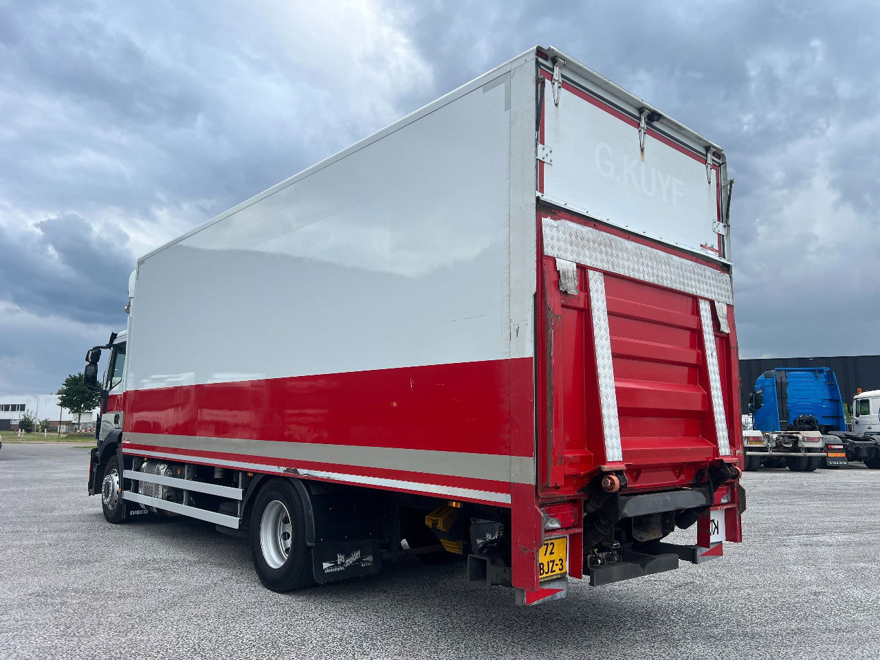 Iveco Stralis 310 AD, 19Ton, Euro 6 - Dobozos felépítményű teherautó: 4 kép. Iveco Stralis 310 AD, 19Ton, Euro 6 - Dobozos felépítményű teherautó: 4 kép.