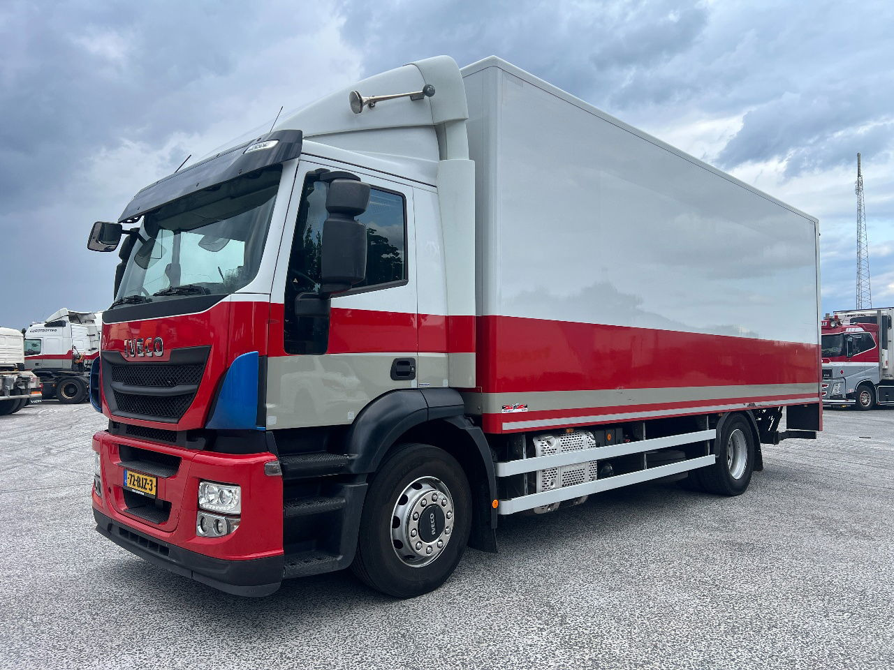 Iveco Stralis 310 AD, 19Ton, Euro 6 - Dobozos felépítményű teherautó: 1 kép. Iveco Stralis 310 AD, 19Ton, Euro 6 - Dobozos felépítményű teherautó: 1 kép.
