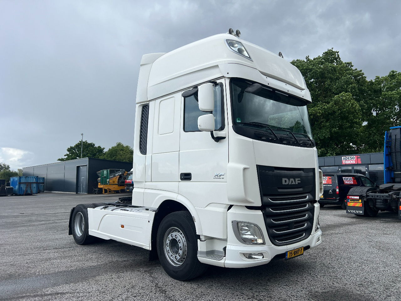 DAF XF 460 SSC, NL Truck - Nyergesvontató: 2 kép. DAF XF 460 SSC, NL Truck - Nyergesvontató: 2 kép.