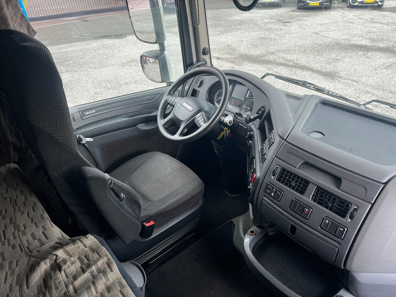 Nyergesvontató DAF XF 460 SSC, NL Truck: 10 kép.