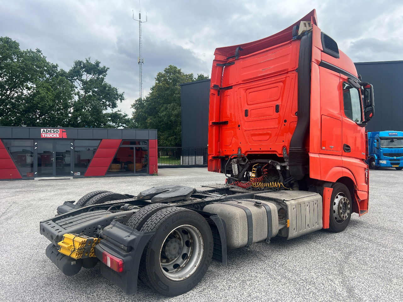 Mercedes-Benz Actros 1842 Mega, New tacho - Nyergesvontató: 3 kép. Mercedes-Benz Actros 1842 Mega, New tacho - Nyergesvontató: 3 kép.