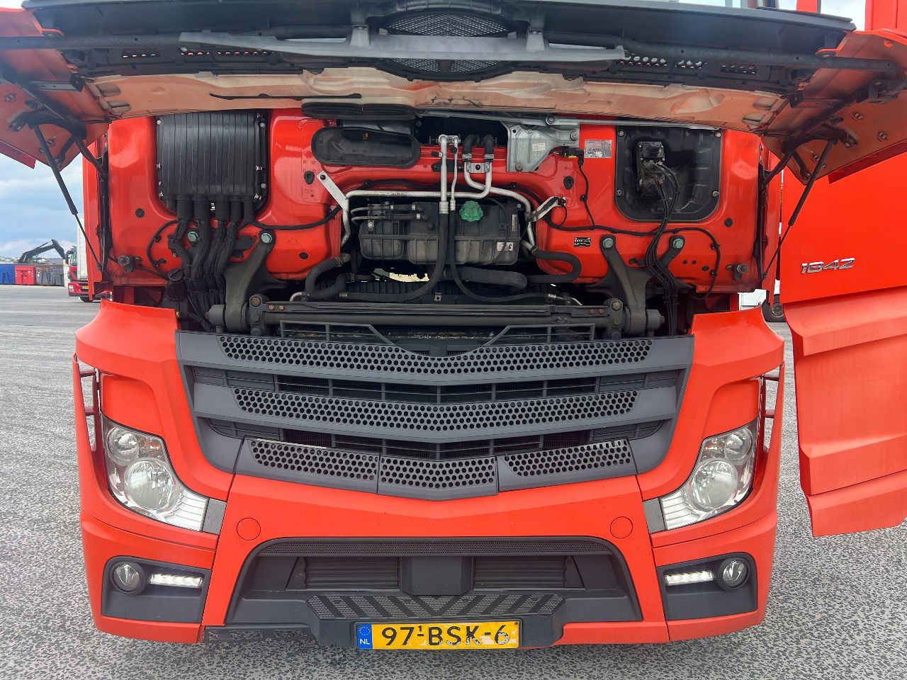 Mercedes-Benz Actros 1842 Mega, New tacho - Nyergesvontató: 5 kép. Mercedes-Benz Actros 1842 Mega, New tacho - Nyergesvontató: 5 kép.