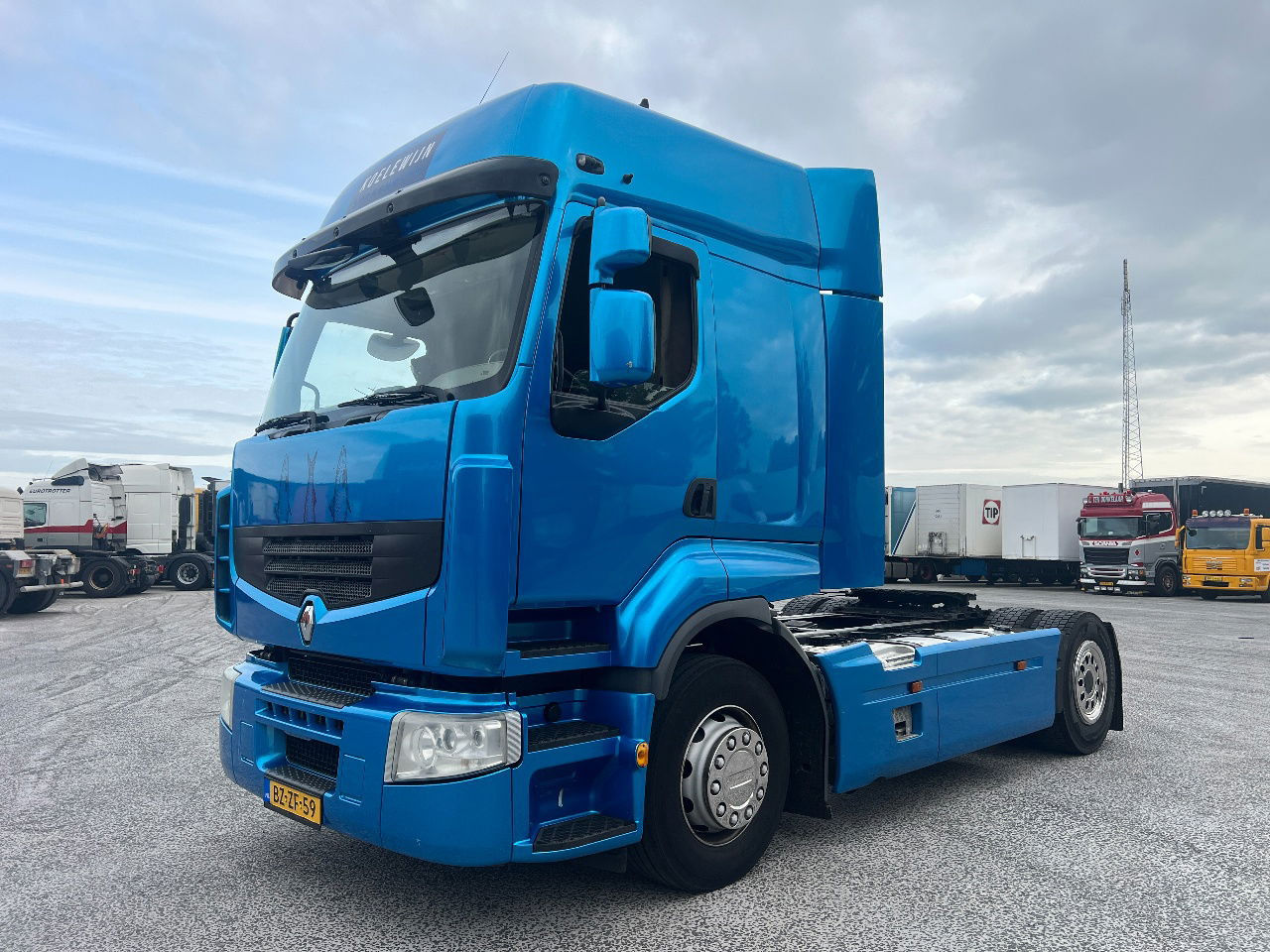 Renault Premium 410 Full spoilers, NL Truck - Nyergesvontató: 1 kép. Renault Premium 410 Full spoilers, NL Truck - Nyergesvontató: 1 kép.