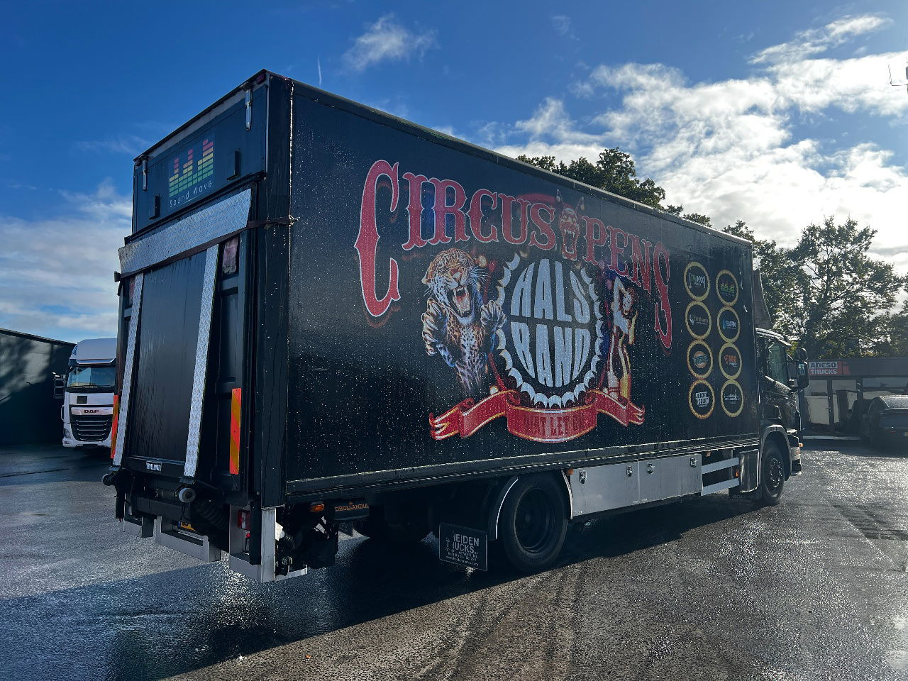 Scania P230 Euro 4, APK tot 09-2026 - Dobozos felépítményű teherautó: 3 kép. Scania P230 Euro 4, APK tot 09-2026 - Dobozos felépítményű teherautó: 3 kép.