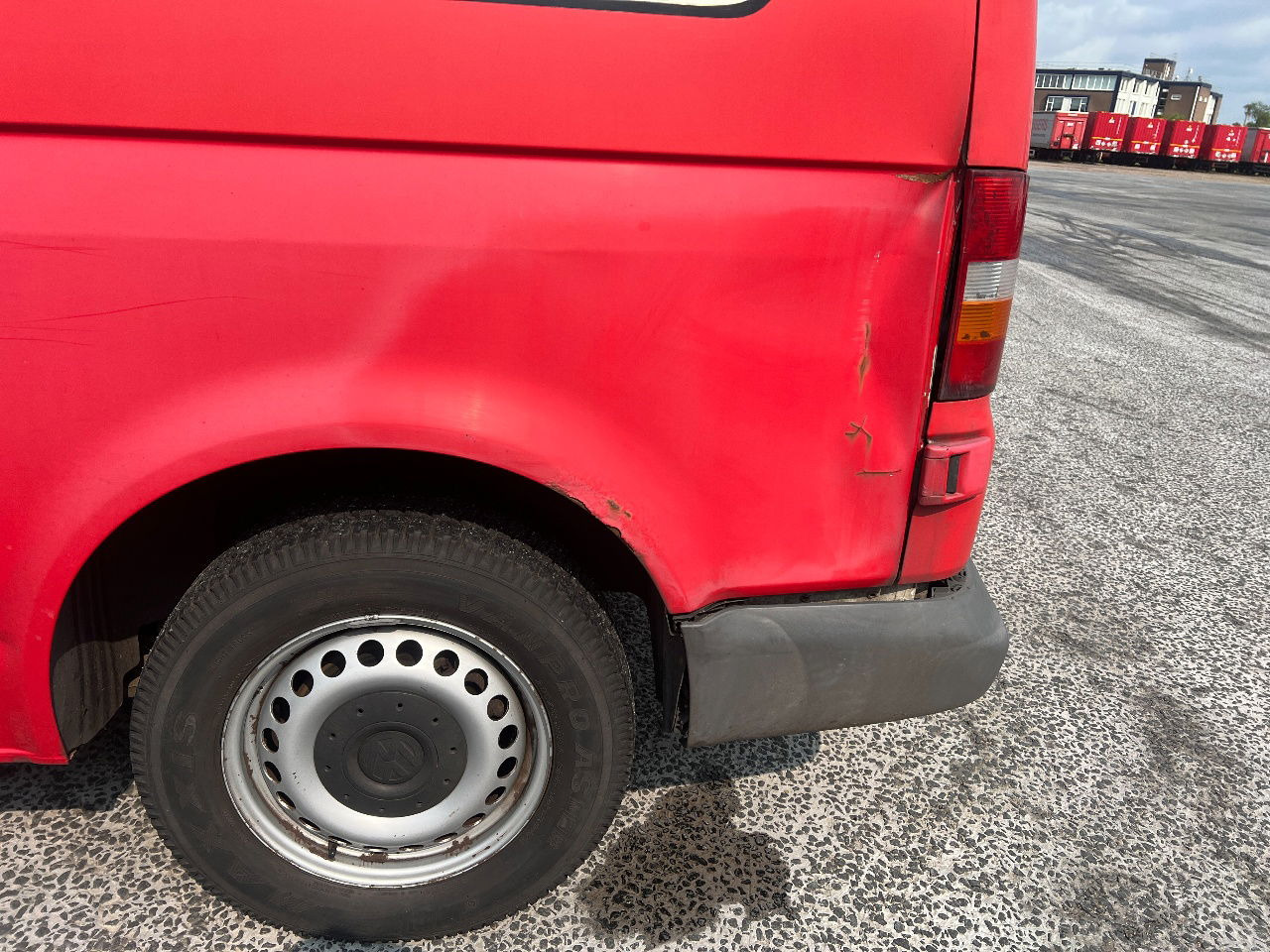 Volkswagen Transporter 2.5 TDI, Klima - Kis furgon: 5 kép. Volkswagen Transporter 2.5 TDI, Klima - Kis furgon: 5 kép.