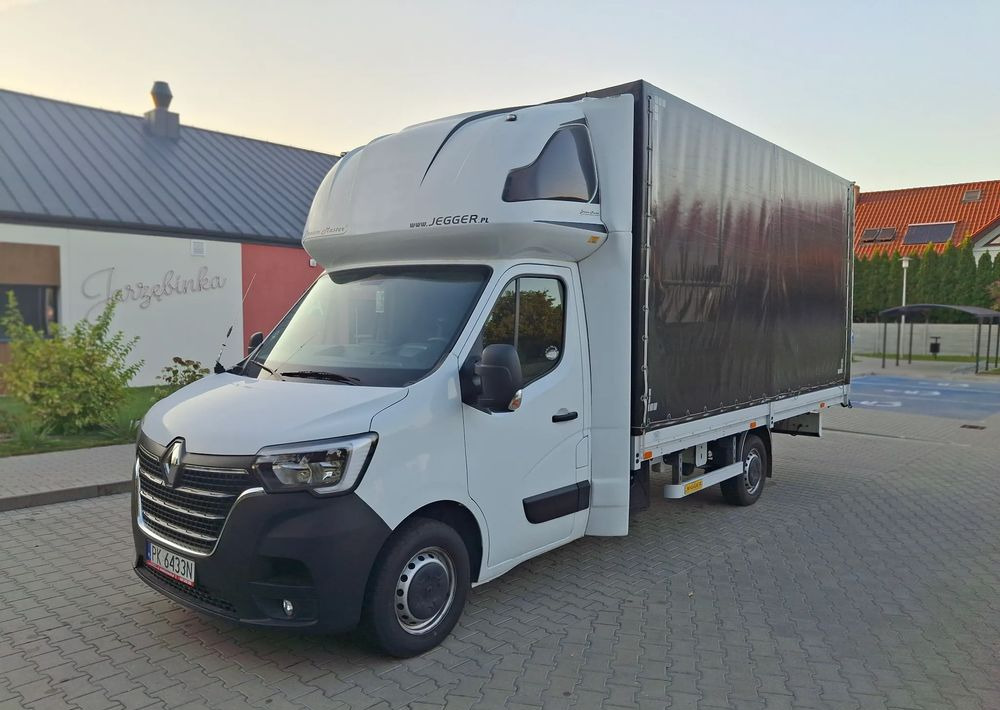 Renault Master - Ponyvás kisteherautó: 3 kép. Renault Master - Ponyvás kisteherautó: 3 kép.