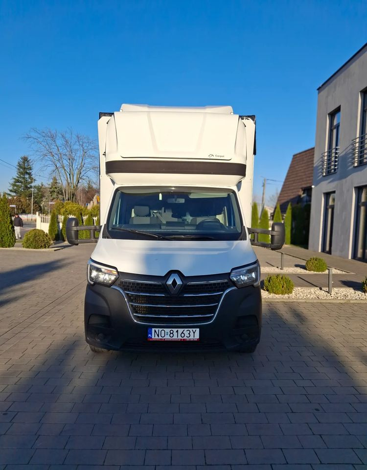 Renault Master - Ponyvás kisteherautó: 3 kép. Renault Master - Ponyvás kisteherautó: 3 kép.
