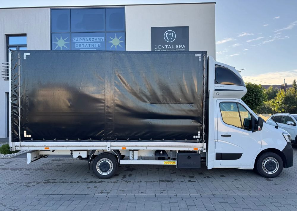 Renault Master - Ponyvás kisteherautó: 4 kép. Renault Master - Ponyvás kisteherautó: 4 kép.